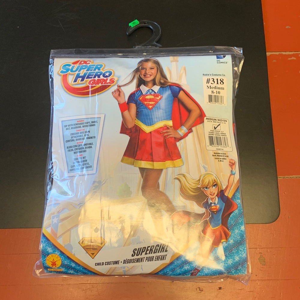 DC Super Hero Girls SUPERGIRL Size Medium - Like New PLUS White Tights